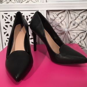 Apt. 9 New Black Pumps 4 in heel